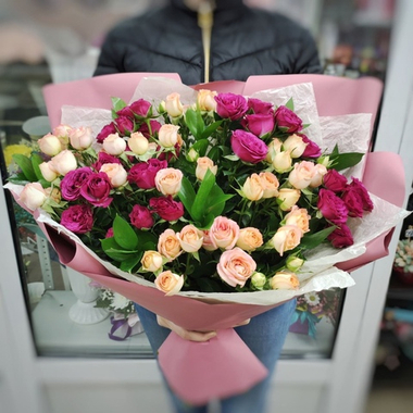 Букет из 11 кустовых роз