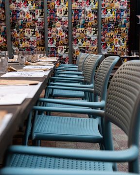 Кресло пластиковое Bora голубое Италия