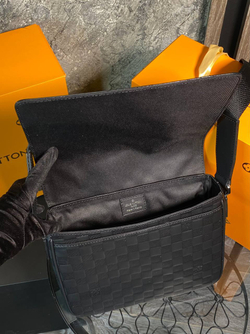 Сумка-планшет Louis Vuitton