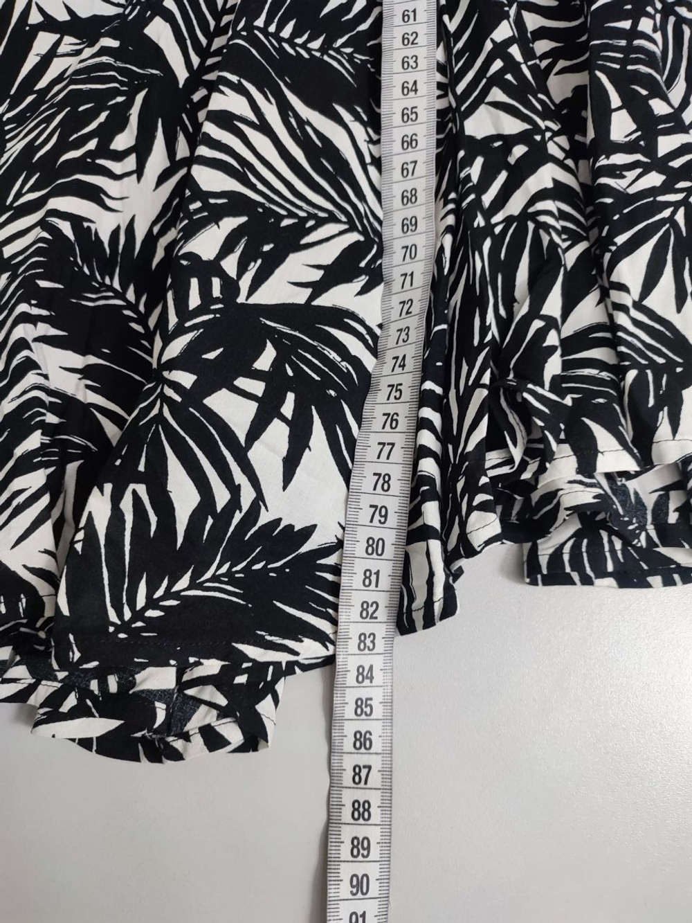 Платье H&M с принтом 40 размер