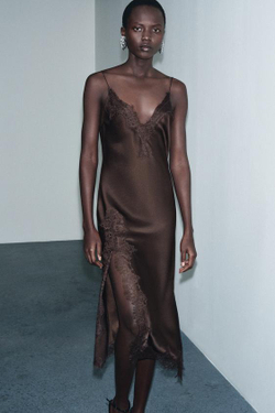 ZARA АТЛАСНОЕ ПЛАТЬЕ С КРУЖЕВОМ — ZW COLLECTION, КОРИЧНЕВЫЙ