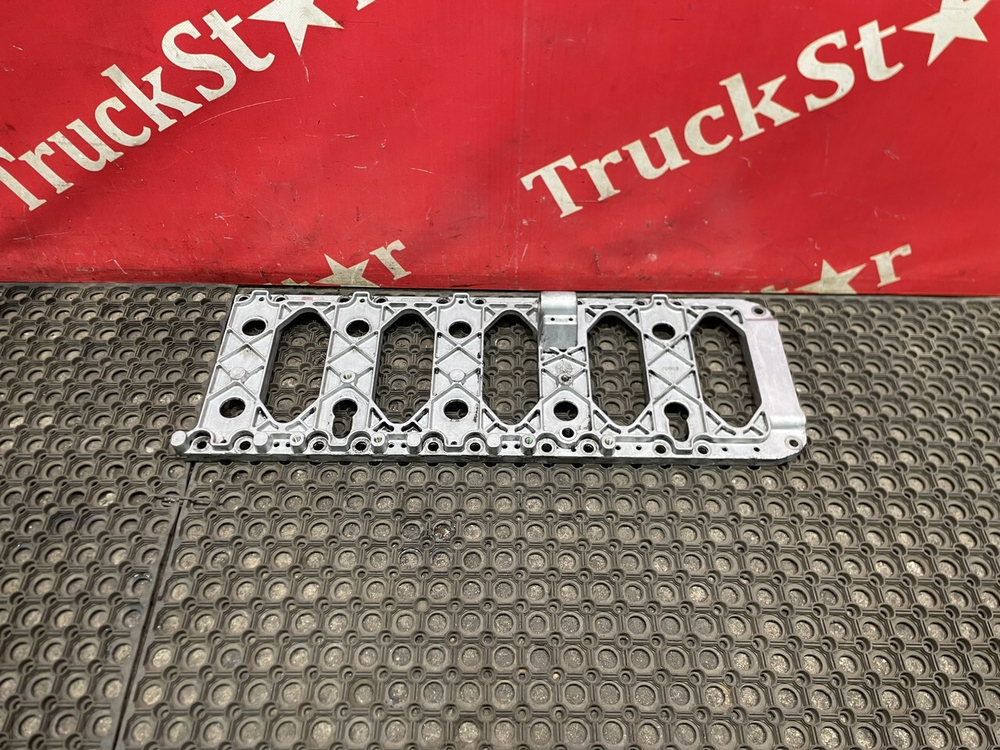 Плита двигателя 2019г