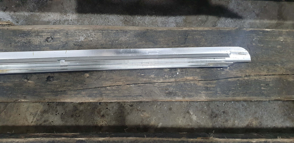 Накладка стекла заднего левого Mercedes GLC (X253) 15-нв Б/У Оригинал A2536700122