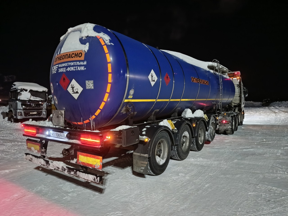 FoxTank 8777 Полуприцеп цистерна 877721 (светлые нефтепродукты)