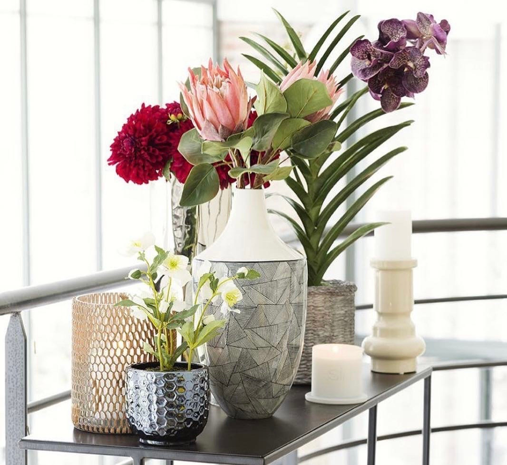 Кашпо чёрное