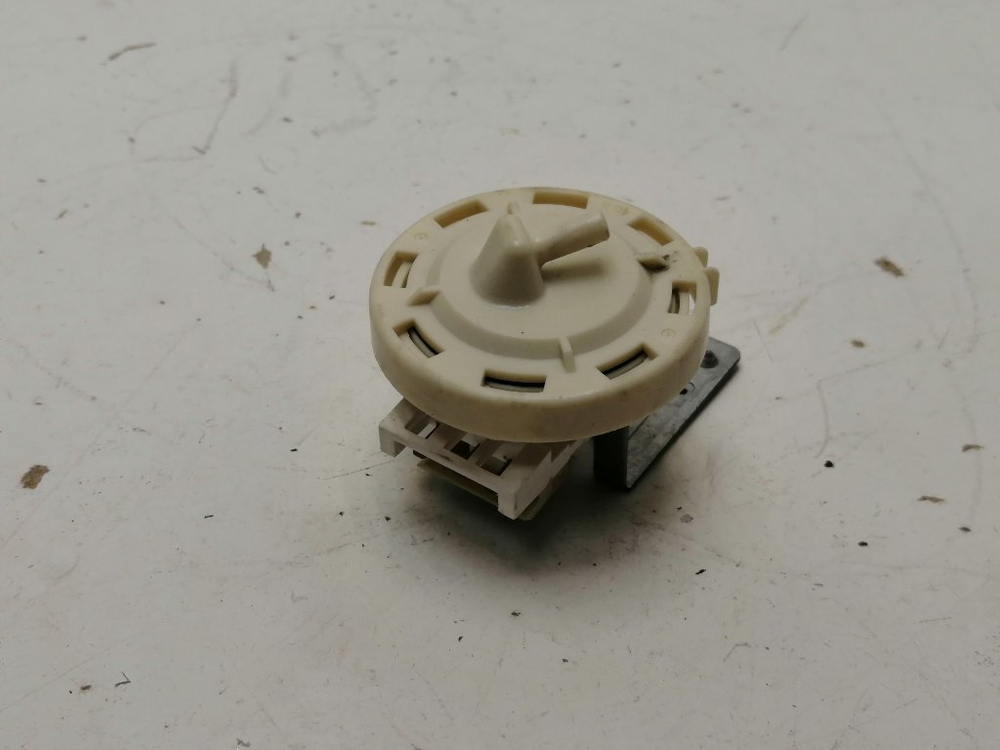 F12A8CDP кт106 Датчик уровня воды для стиральной машины LG F12A8CDP б/у