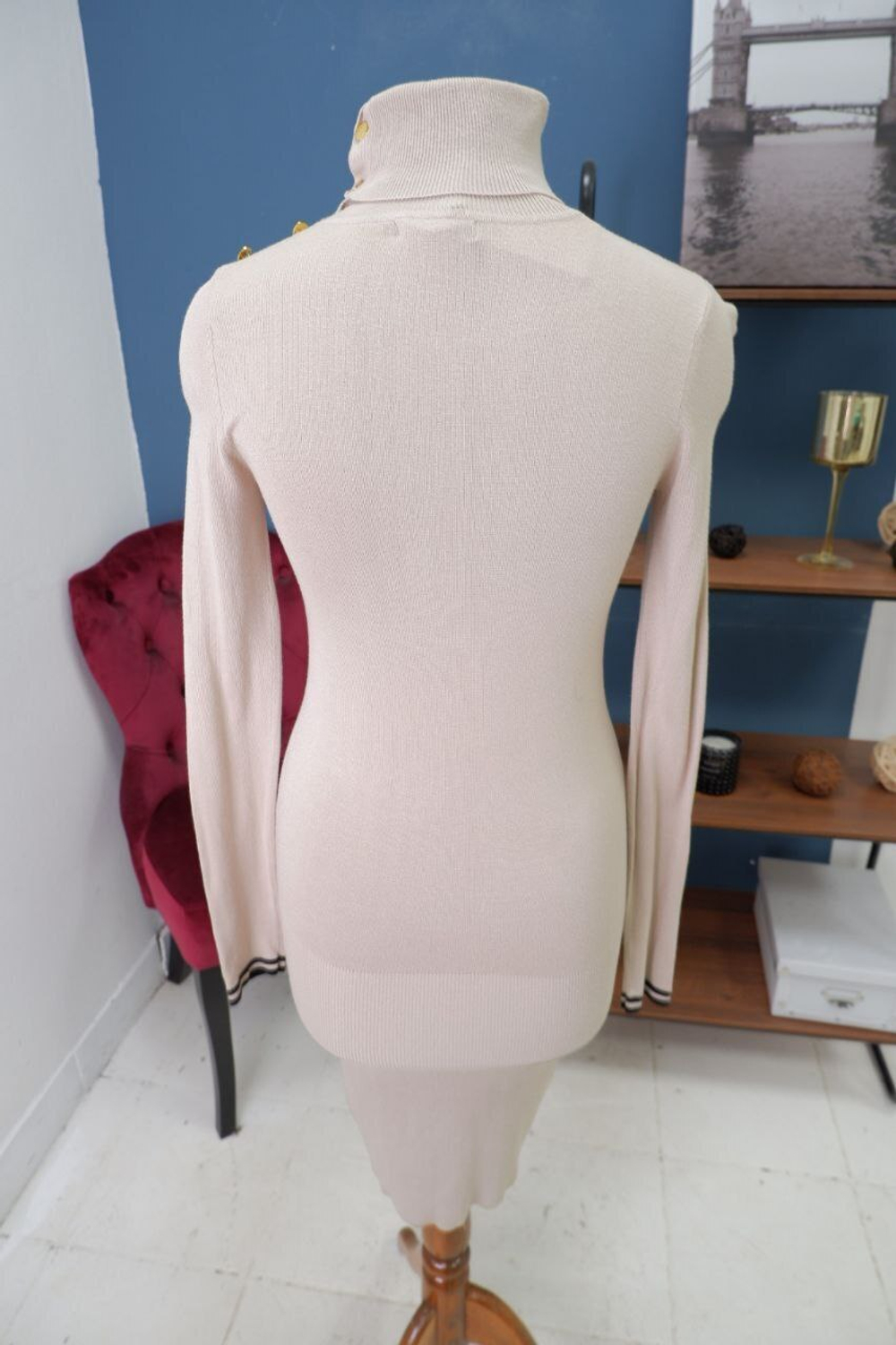 Платье Mango светлое 44 размер