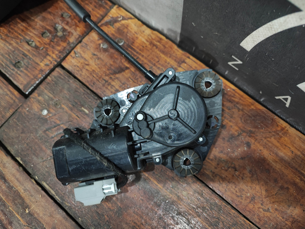 Замок крышки багажника Geely Atlas Pro, Tugella  Б/У Оригинал 5062027300