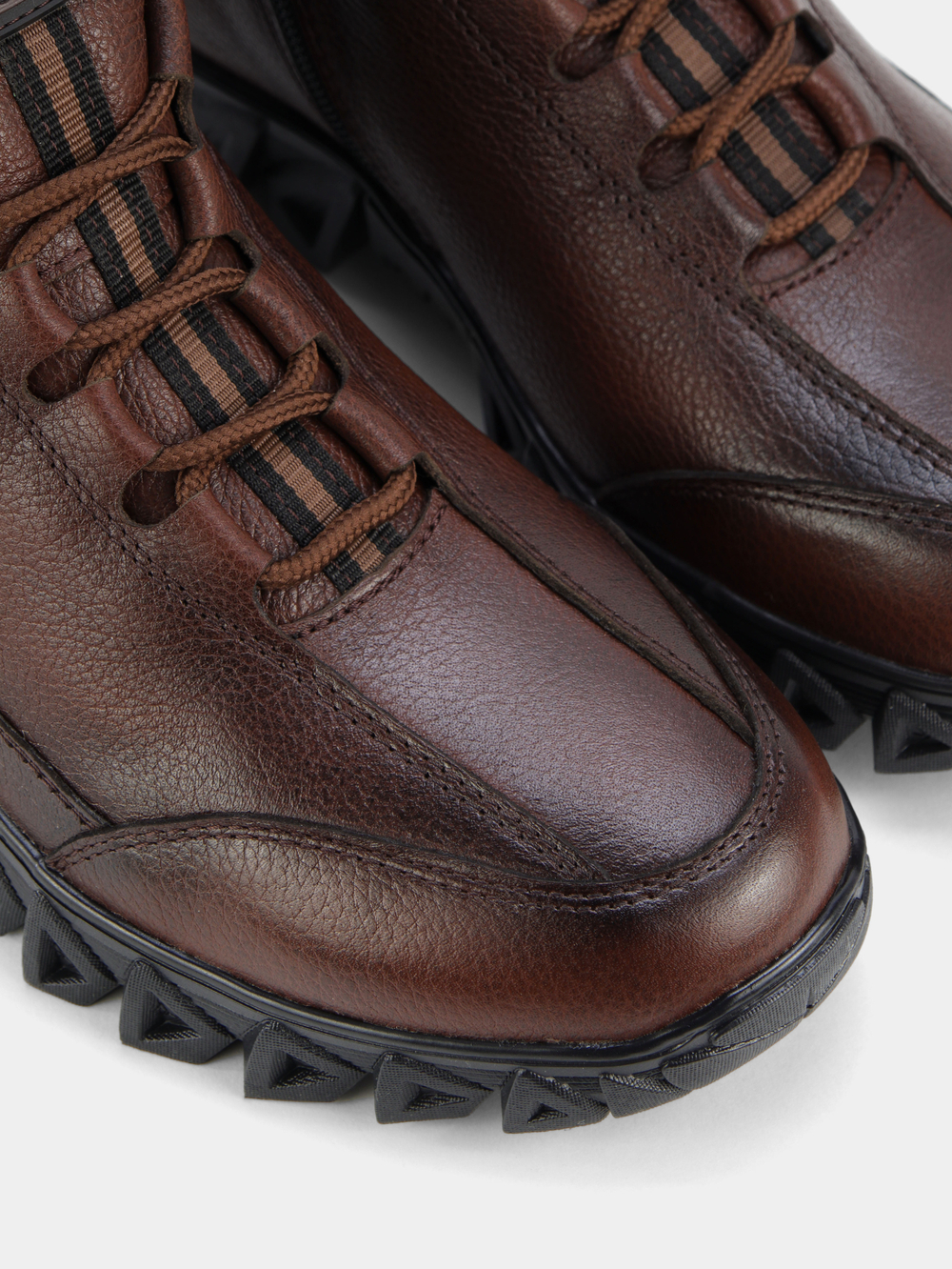 Ботинки мужские M2800-1R