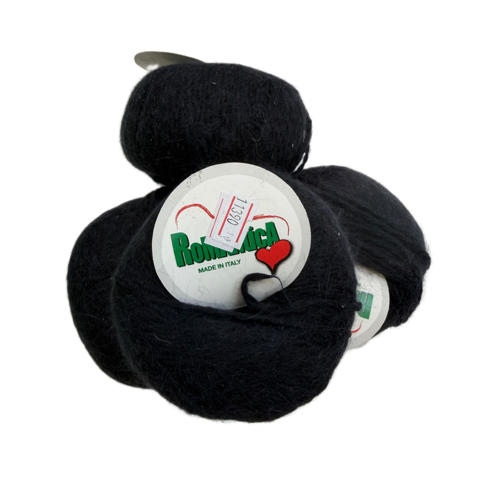 Пряжа Романтика 4 мот по 50 г (Италия ) 80% меринос 20% ангора 1 моток (50г-120м ) цв 2824(черный)
