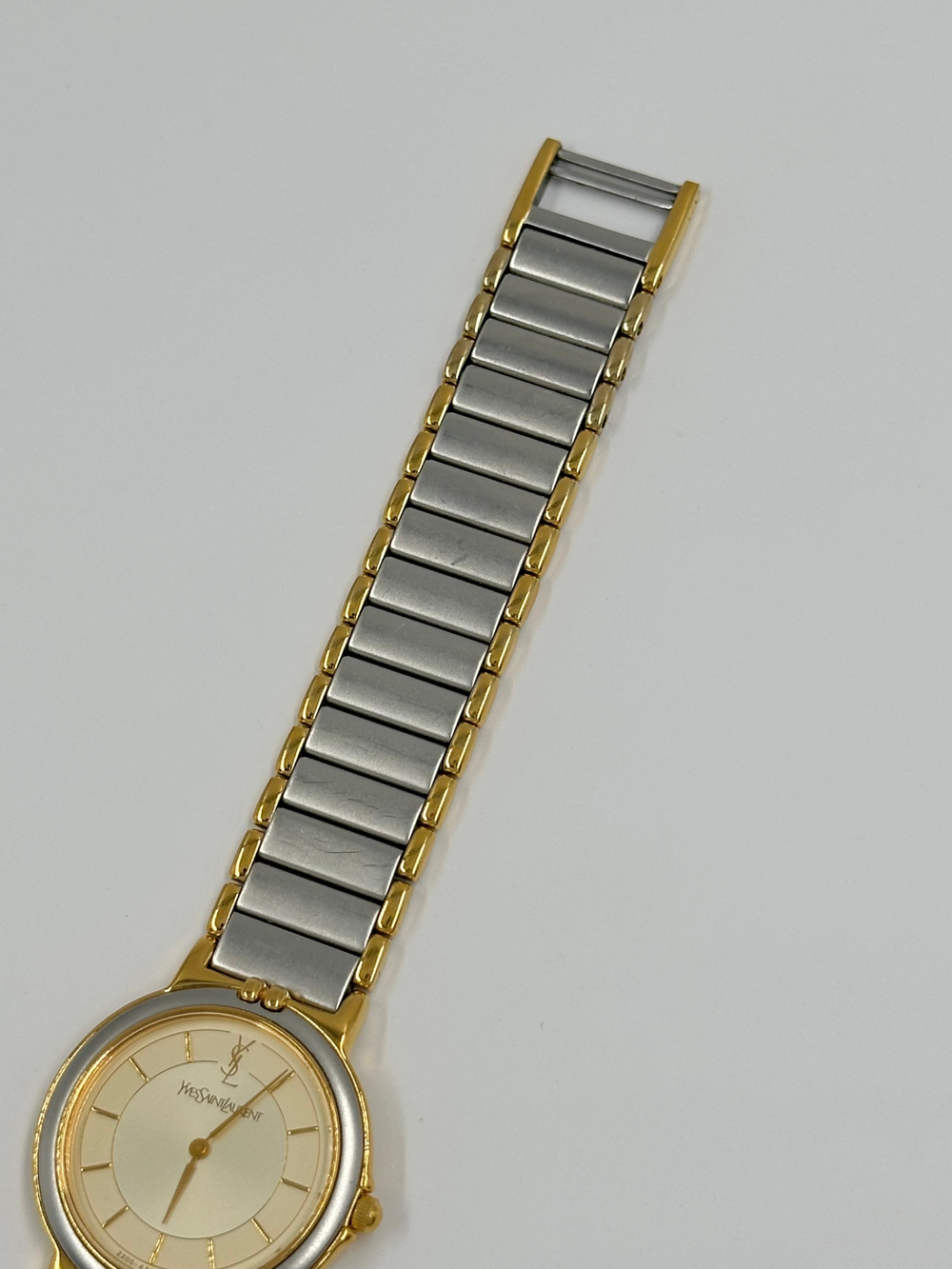 Часы Yves Saint Laurent