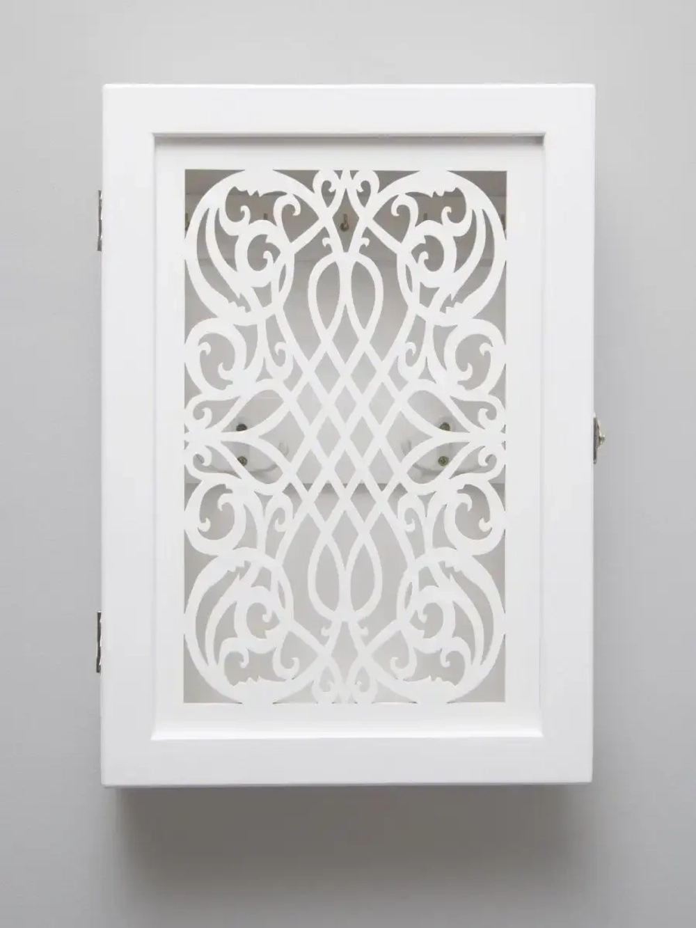 Ключница настенная в прихожую закрытая