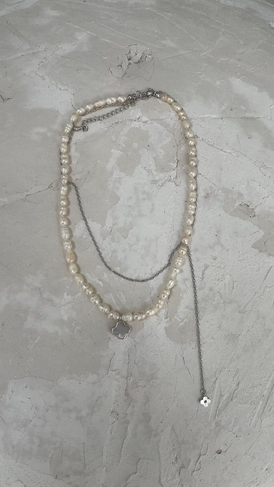 серебристый