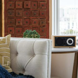 Tivoli Model One BT Дуб/Черный [Oak/Black] — радиоприемник с Bluetooth