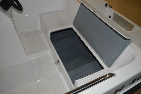 Пластиковая лодка Антал Кайман 400