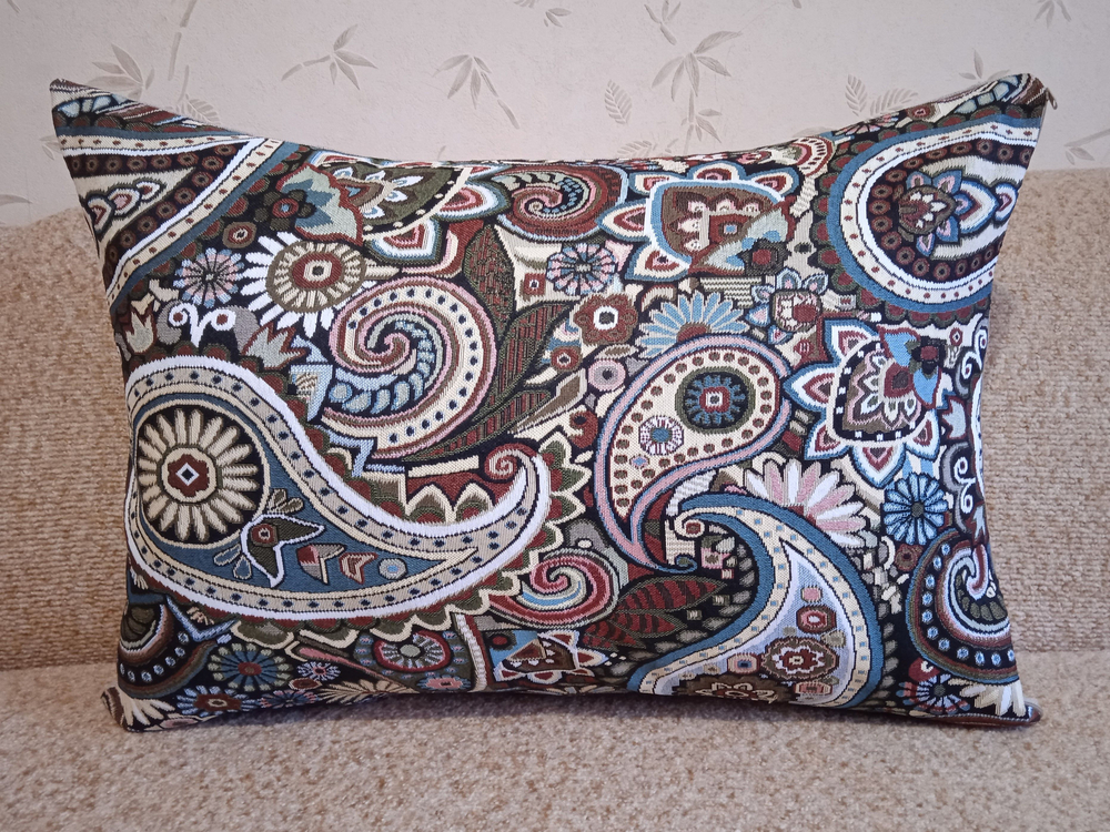 Декоративная гобеленовая наволочка для интерьерной подушки Пейсли 68х47
