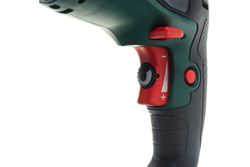 Ударная дрель Bosch UniversalImpact 700 0603131020