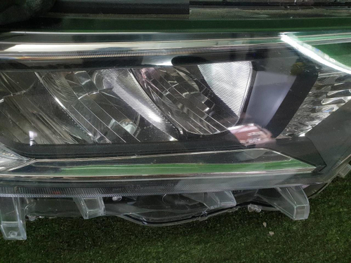 Битая Фара правая Toyota RAV4 5 XA50 (2018-н.в.) LED