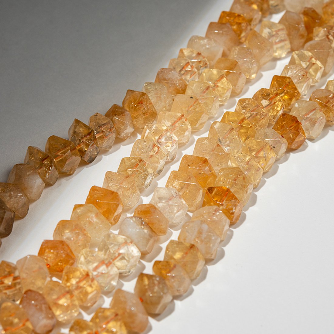 Цитрин натуральный, фриформ, микроогранка 9-11*5-8мм