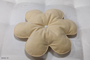 Подушка детская Цветок