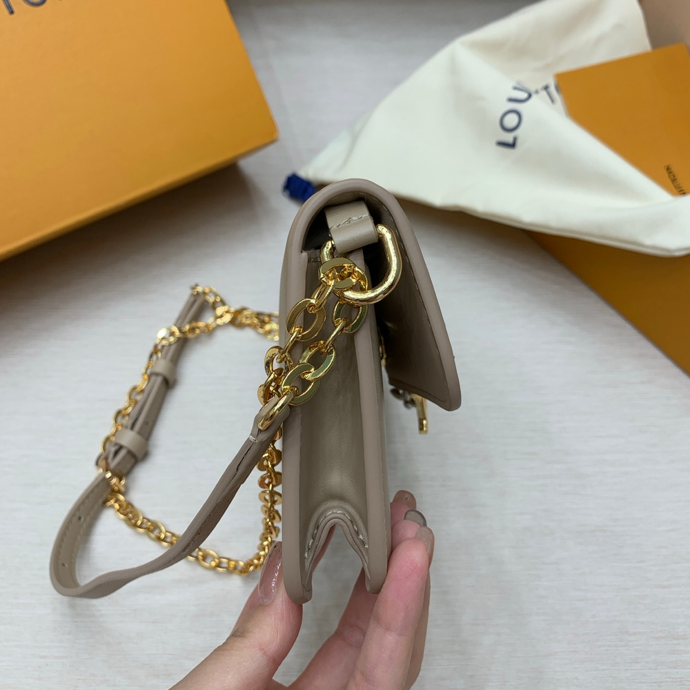 Louis Vuitton Wallet On Chain LV Bloom