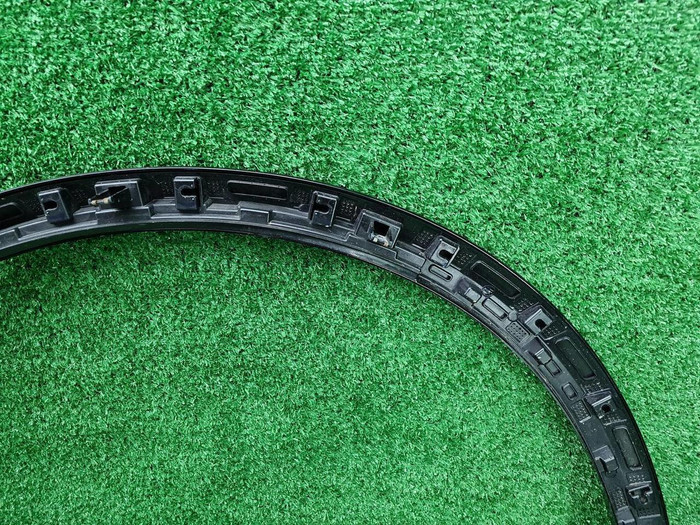 Расширитель передний правый Lixiang L9 (2022-н.в.)