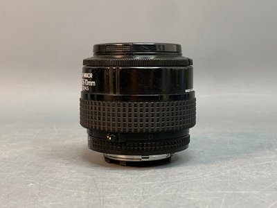 Nikon 35-70mm f/3.3-4.5 AF Nikkor