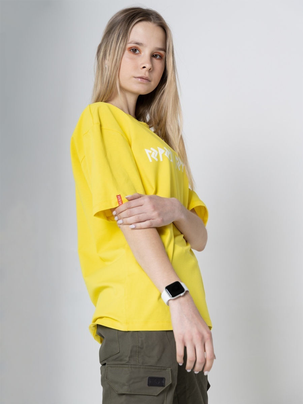 Футболка руны женская Город Горький желтая