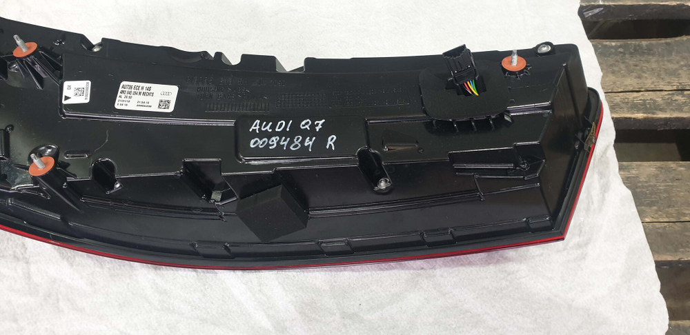 Фонарь задний правый LED Audi Q7 (4M) 15-19 Новый Оригинал 4m0945094m