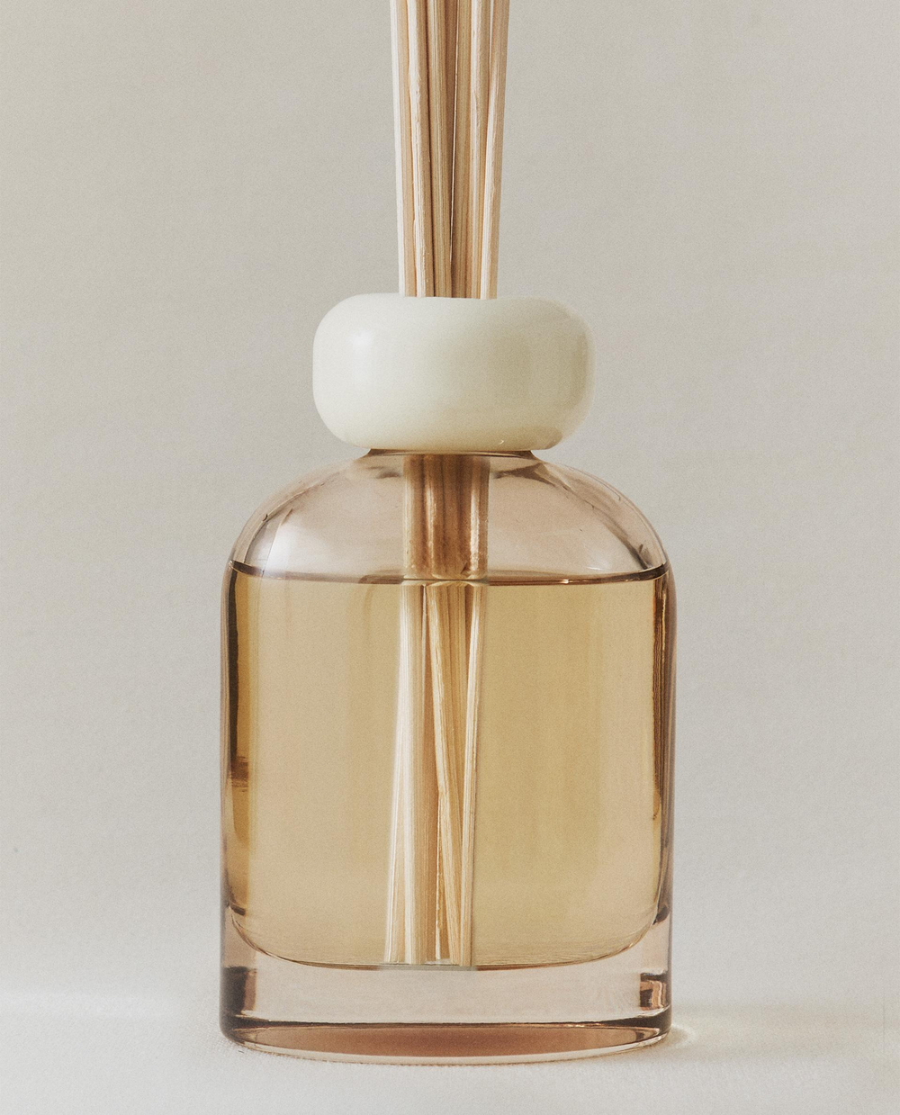 Zara Home Аромадиффузор Jasmine & Musk 120 мл, тростниковые палочки микадо, аромат цветочный древесный, Розовый