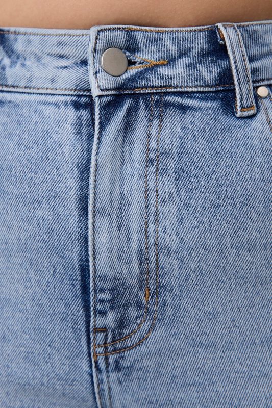 Джинсы mom fit, светло-голубой