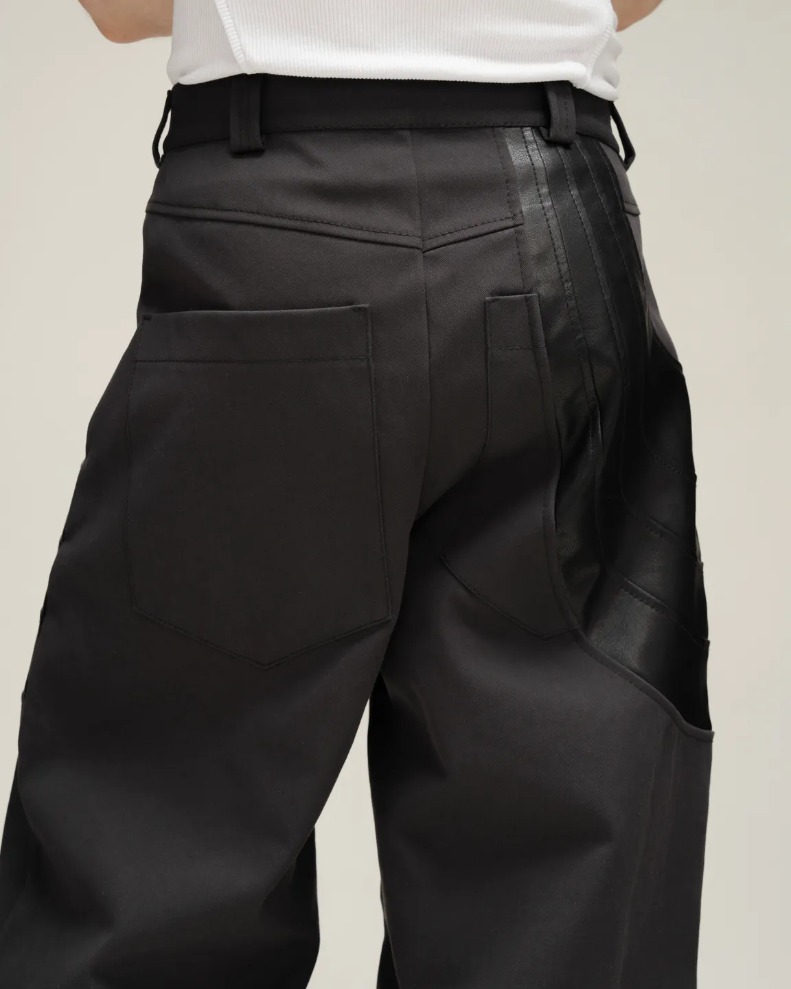 Черные брюки 