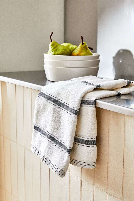 ZARA HOME ХЛОПЧАТОБУМАЖНОЕ ПОЛОТЕНЦЕ, СЕРЫЙ