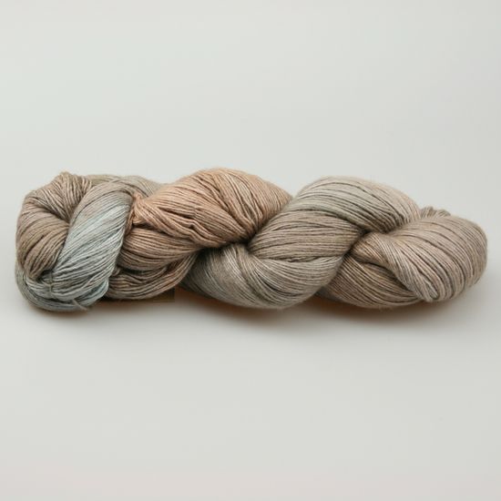 Пряжа MANOS DEL URUGUAY Fino (70% меринос, 30% шёлк)