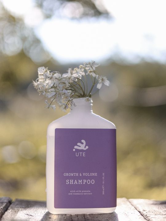 Шампунь укрепление и объем с протеинами шелка и экстрактом розмарина