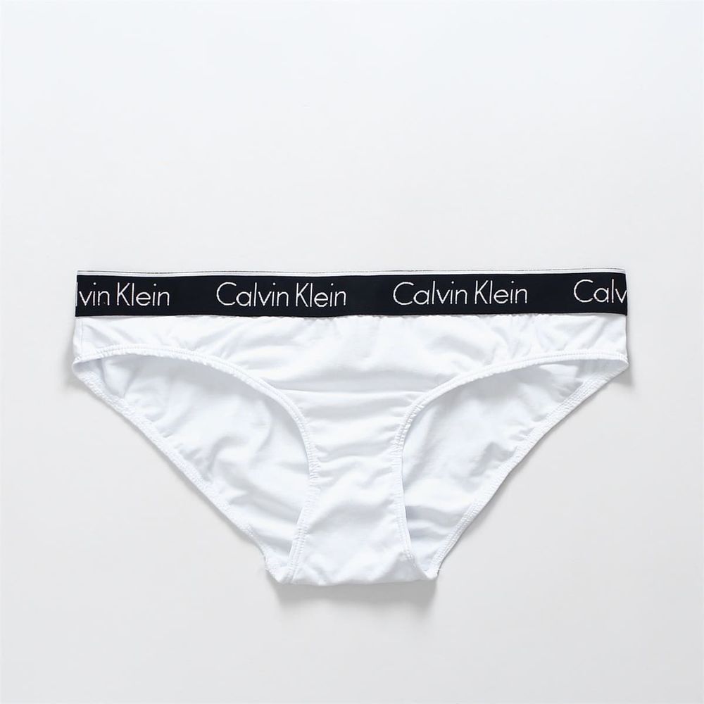 Женский комплект: топ+слипы+стринги белый Calvin Klein Women Black 3in1