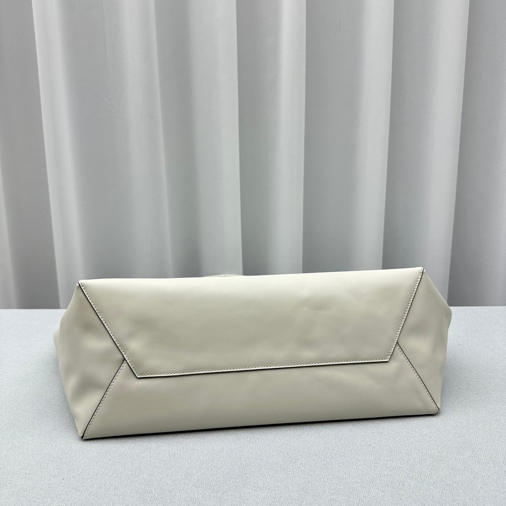 Miu Miu IVY Bag 38 cm