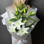 Букет из трех лилий