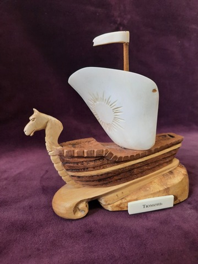 Сувенир "Ладья" большая, бивень мамонта, цевка, красное дерево, кап