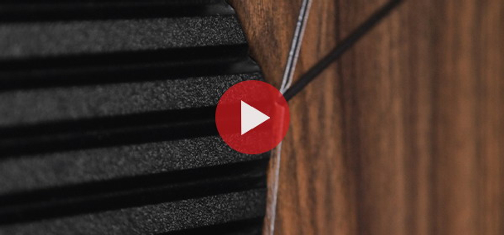 Стальная дверь "Берилл" с зеркалом (биометрический замок Y23). Заказная модель.