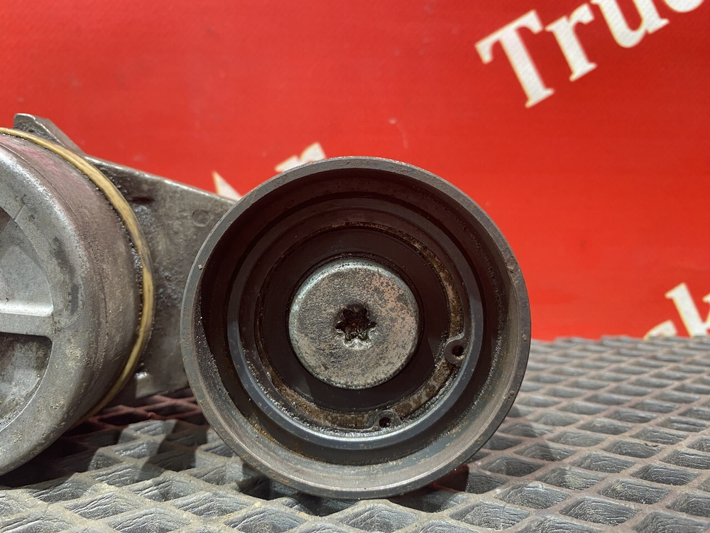 Ролик-натяжитель ручейкового ремня