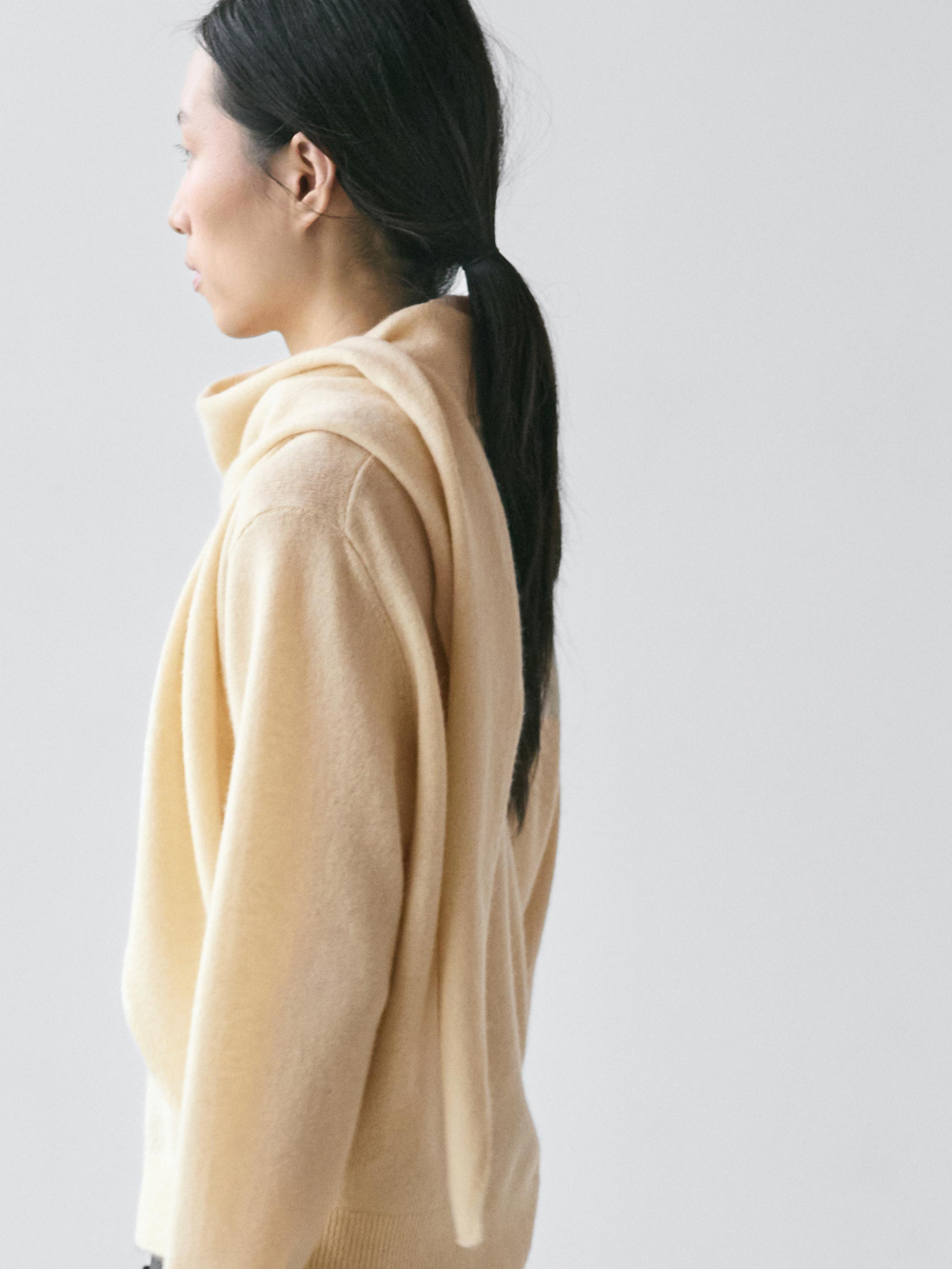 Massimo Dutti Трикотажный свитер с шарфом, натуральный/кремовый