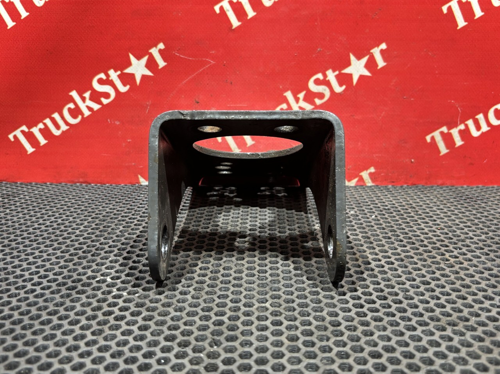 Кронштейн амортизатора заднего