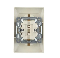 Розетка двойная с заземлением слоновая кость Legrand Valena 774370