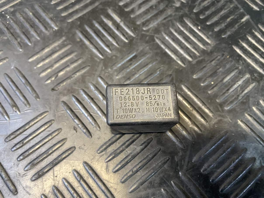 Реле поворотников Suzuki GSR400 (GK7DA)