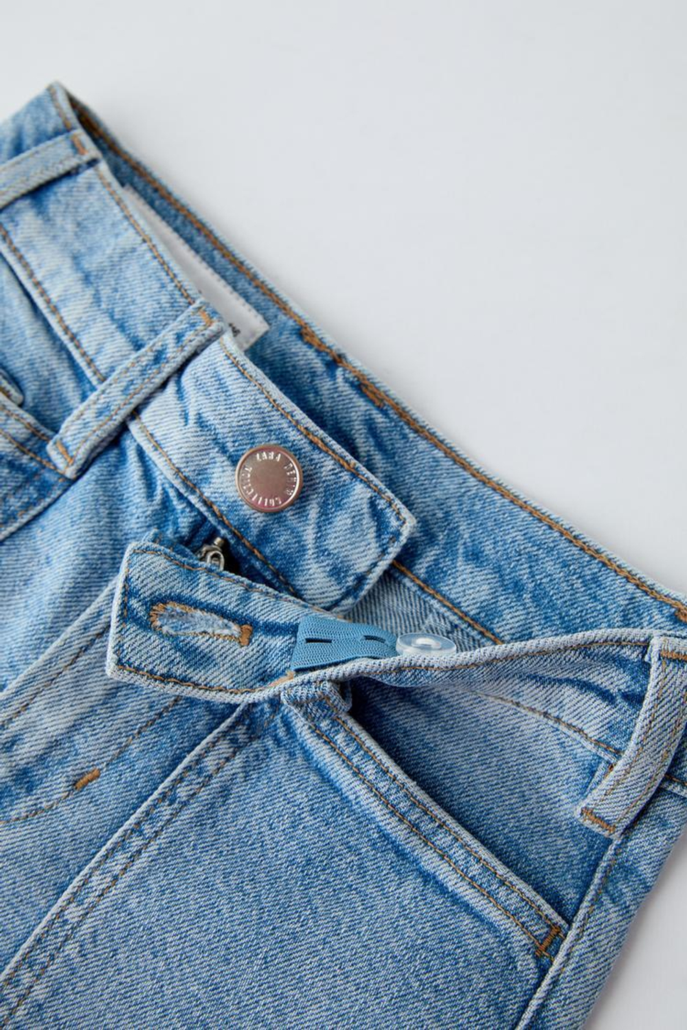 ZARA ДЖИНСОВЫЕ ШОРТЫ С ВЫСОКОЙ ПОСАДКОЙ, СИНИЙ