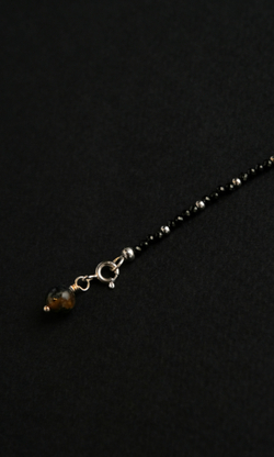 Колье Сотуар "Memo about Health" из шпинели с агатом