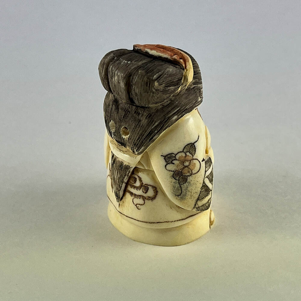 Статуэтка нэцкэ Бэндзайтэн (Бэнтэн) с волшебным музыкальным инструметом