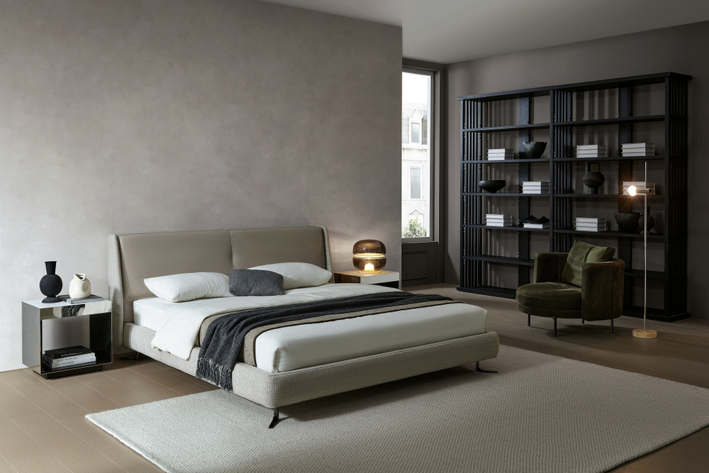 Двуспальная кровать на ножках Eosonno