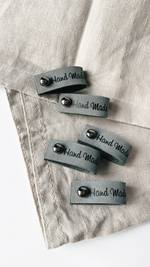 Кожаные бирки с кнопкой "Hand Made"